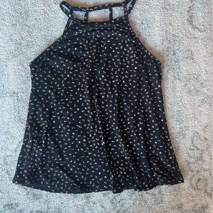 Patterned tank